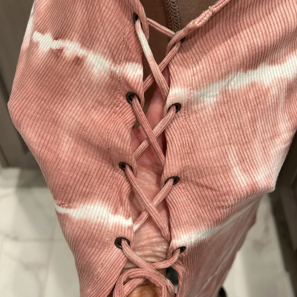 American Eagle Outfitters soft & sexy ribbed shirt - Picture 3 of 5
